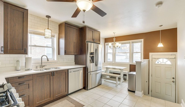 Chicago Vacation Rental, 19 Mi to Downtown Area!