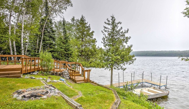 Chicagon Lakefront Cabin: Private Sauna & Dock with Rowboat - Near Ski Brule