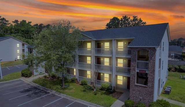 Chick Retreat With Fayetteville Charm (cb)