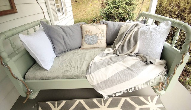 Chickadees Cottage and Pottery - centrally located, private comfortable cottage.