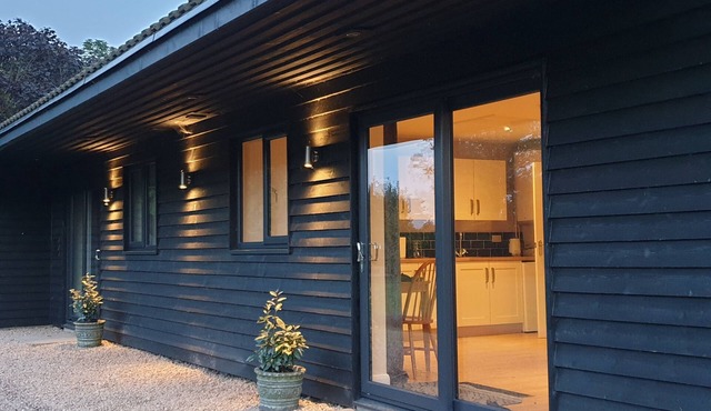 Chicken Coop, Cottage, Fishing Lakes Nr Cleethorpes, Adults Only Pet Friendly