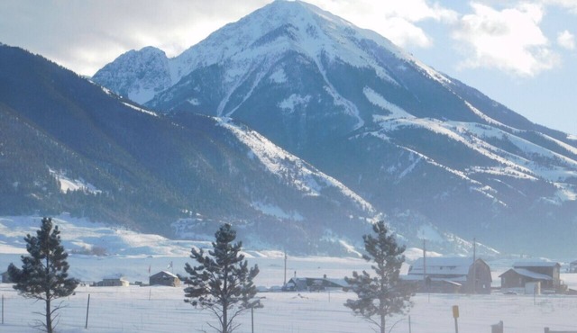 Chico Peak cabin near Yellowstone and Chico Hot Springs