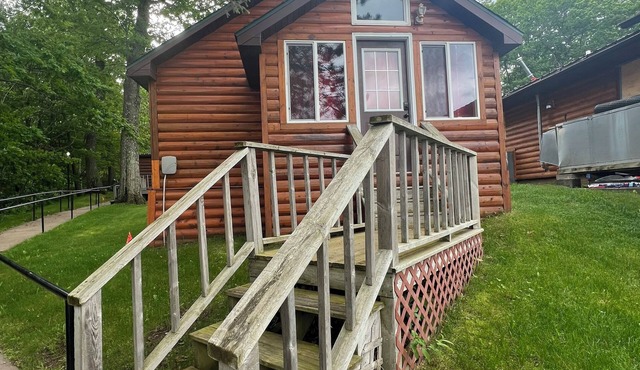Chief Lake Lodge Cabin #2