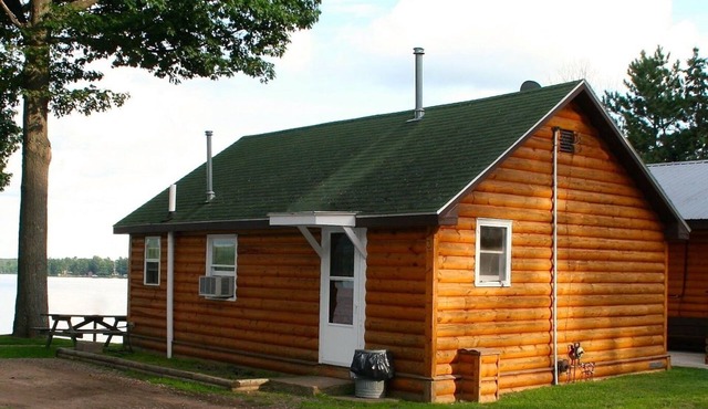 Chief Lake Lodge Resort Cabin #3