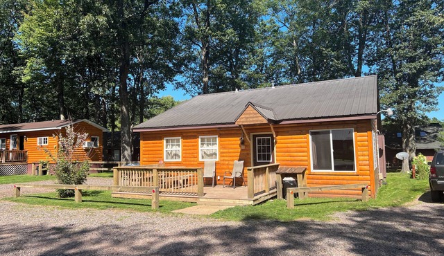 Chief Lake Lodge Resort Cabin #8