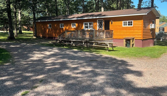 Chief Lake Lodge Resort Cabin #9
