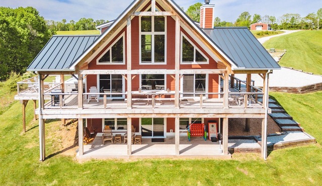 Chieftain Meadows-Nature Trails,Wi-Fi,Hot Tub,Game Room,20+ private acres