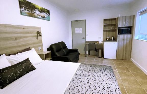 Childers Oasis Motel