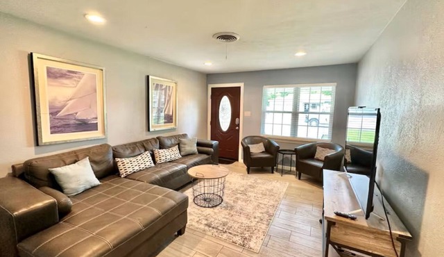 Children and Pet Friendly/EV Charger/Wi-Fi/Fenced