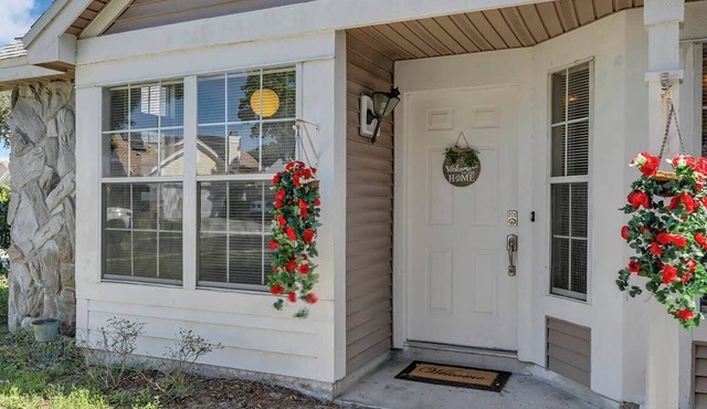 Chill 4/2, Lakefront, Game Room, Fishing & Hot Tub