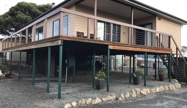 Chill n sea - Beautiful elevated holiday home