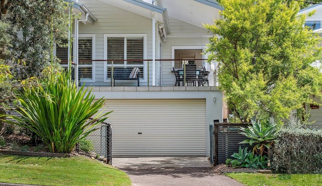 "Chill & Unwind @ Avoca Beach"