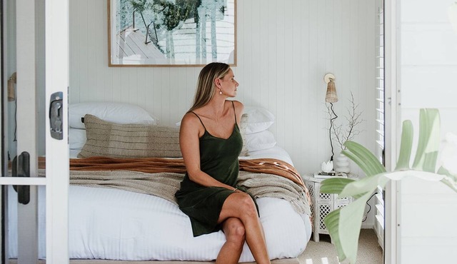 Chilled beachhouse for 6 guests.Yoga & Pilates studio,firepit & mineral pool.