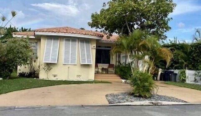 Chillin’ & Grillin’ House ONLY Steps from the Beach and Local Attractions