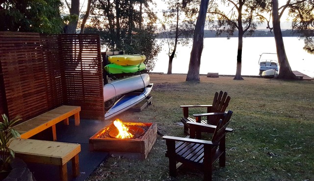 Chilling Lakeside on Lake Macquarie