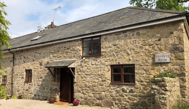CHILVERY FARM COTTAGE, pet friendly, with a garden in Throwleigh