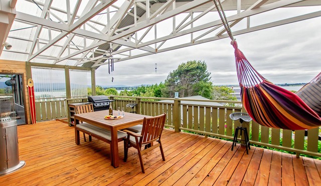 Chime Cottage - Riverton Holiday Home