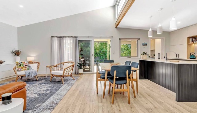 Chimney Cottage Family Gem where Beach meets Port