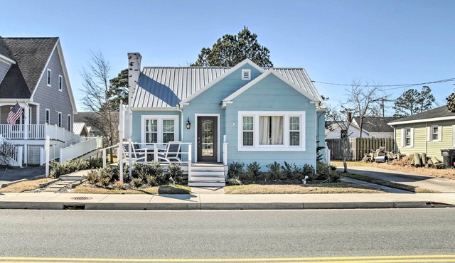 Chincoteague Island Cottage ~ 2 Mi to Beaches