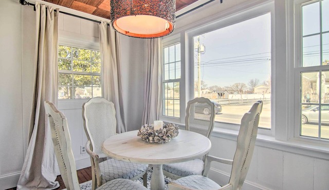 Chincoteague Island Cottage ~ 2 Mi to Beaches