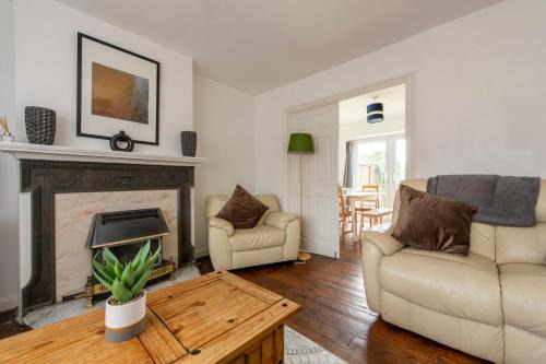 Chingford Base, Views, Free Parking, Work Stays