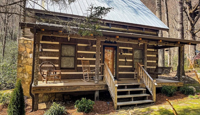 Chinkapin Gap on Betty's Creek - 1BR + Open Sleeping Loft w/1/2 Bath