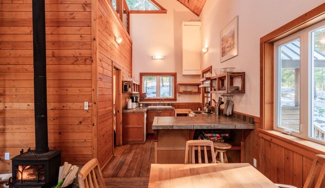 Chinquapin Mountain Cabin w/Jacuzzi and Wood Stove at Green Springs Inn