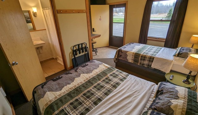 Chip-Wa Lodging Room 5