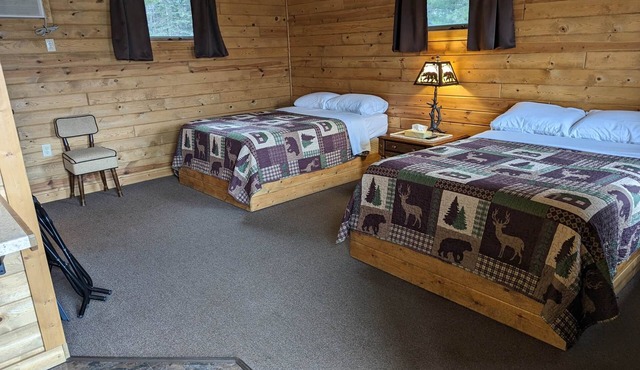 Chip-Wa Lodging Room 6