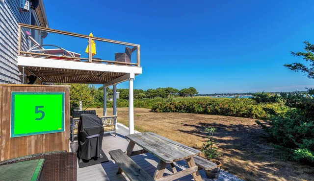 Chipman's Cove Lookout, 4 Minute Walk To The Beach