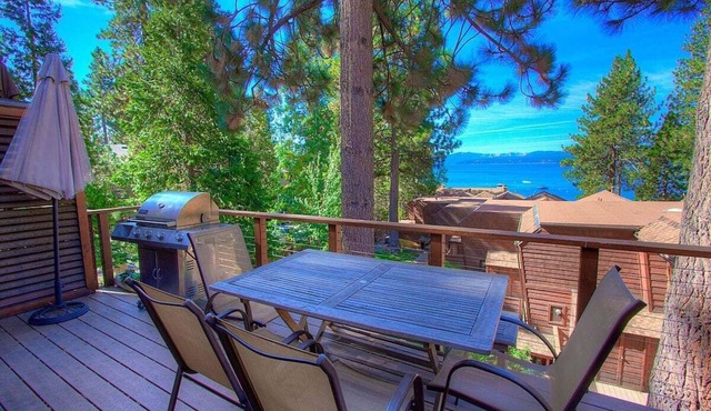 Chipmunk's Paradise – Stunning Lake View Condo | NSC0714
