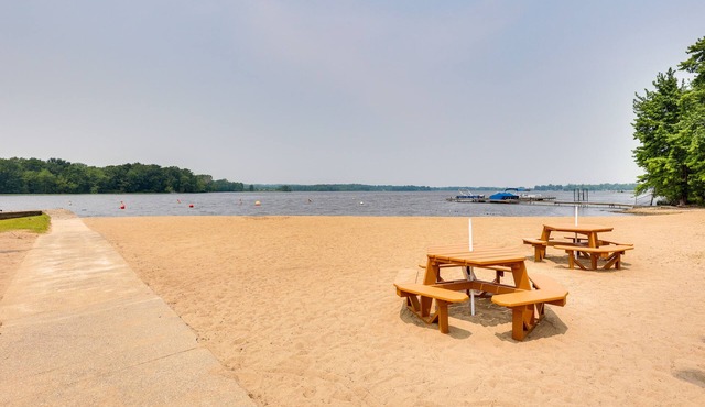 Chippewa Lake Cottage w/Fire Pit!