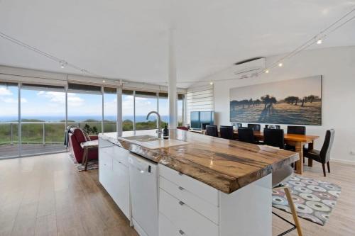 Chiton Breeze - Seagull Ave Hayborough - Linen Included