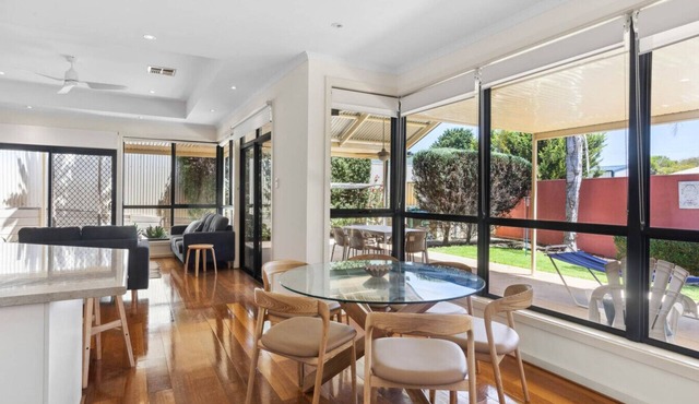 Chiton Rocks Court! Mini Oasis by the Sea