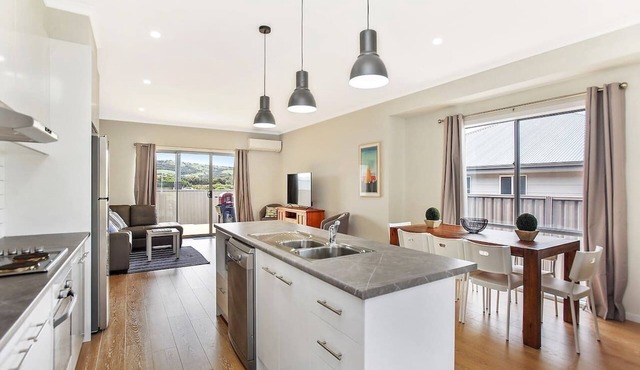 Chiton Rocks Retreat - Family - Wi-Fi - Near Beach