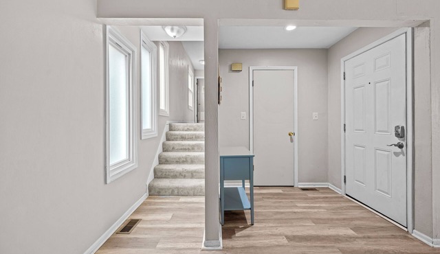 Chix Beach. Spacious 3 bedroom 2 bath condo in the best area of Virginia Beach.