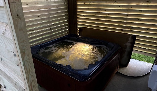 Chloe's Crib - Sleeps 10 - Private Hot Tub