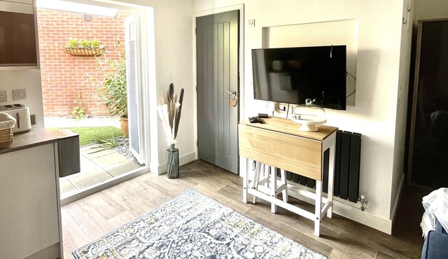 Chloes Retreat Private Luxury Double Apartment and Garden ,complimentary Treats