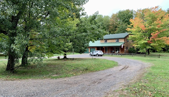 Chocolay Getaway (Marquette, MI)- Sleeps 6, 25 minutes to Sugarloaf Mountain!