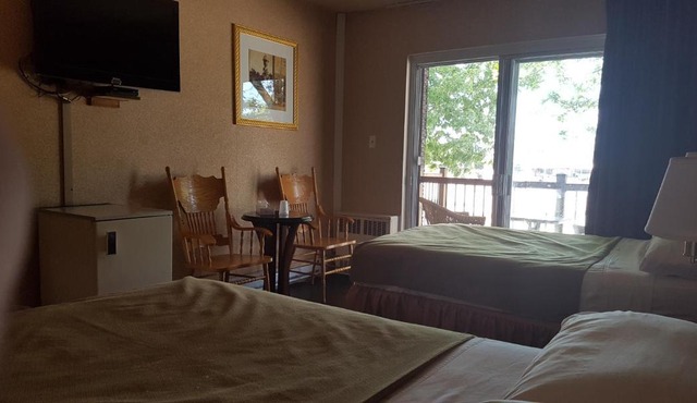 Chomedey Inn