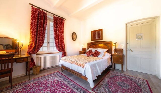 “Chopin” Apartment with Mountain View, Shared Pool, and Wi-Fi