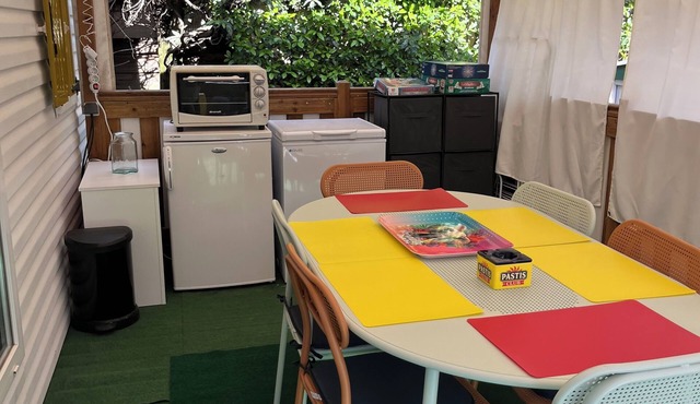 Chouette Mobile Home à Deux pas du Grau du Roi Tout Confort . Animaux Acceptés