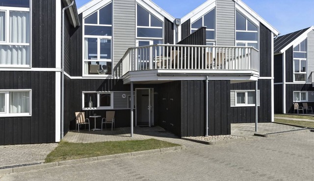 "Chris" - 750m from the sea by Interhome