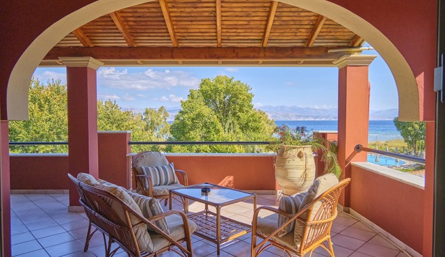 Chrismos Luxury Suites 4A Apraos Corfu