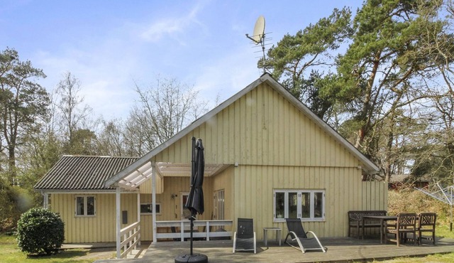 "Christella" - 200m from the sea by Interhome