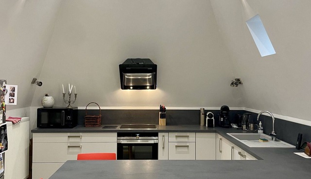 Christian C: Elegant Apartment