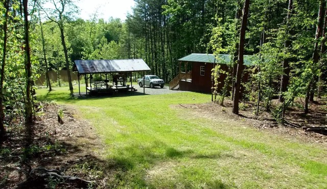 CHRISTIAN RETREAT , COTTAGE ON A PRIVATE LAKE.