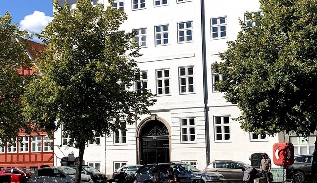 Christianshavn Canalside Luxury Apartment