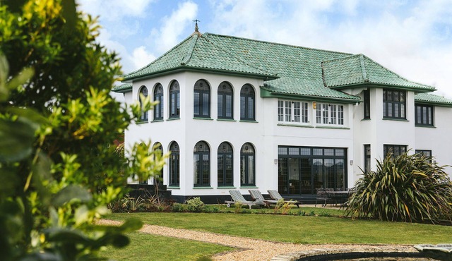 Christie Mansion - Luxury Cottages