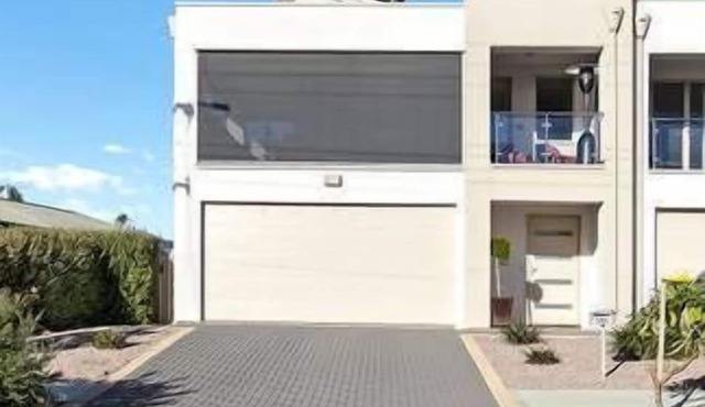 Christies Beach Exclusive Townhouse